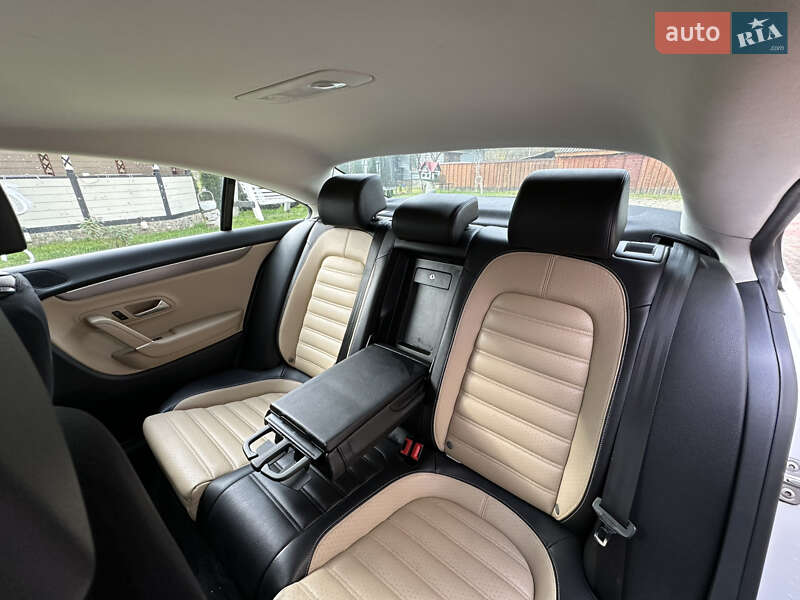 Купе Volkswagen CC / Passat CC 2012 в Микуличине