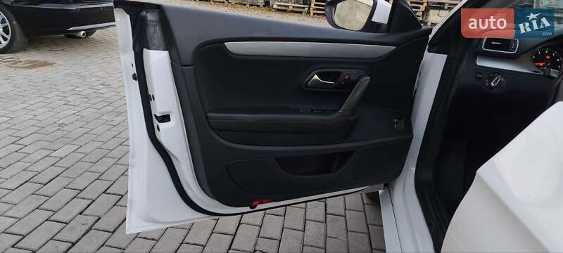 Купе Volkswagen CC / Passat CC 2012 в Мукачево