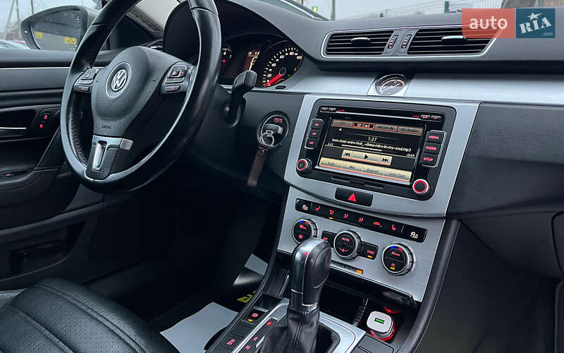 Купе Volkswagen CC / Passat CC 2013 в Коломиї