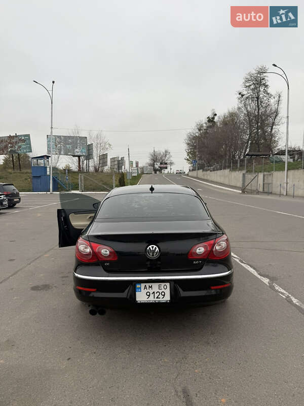 Купе Volkswagen CC / Passat CC 2011 в Киеве