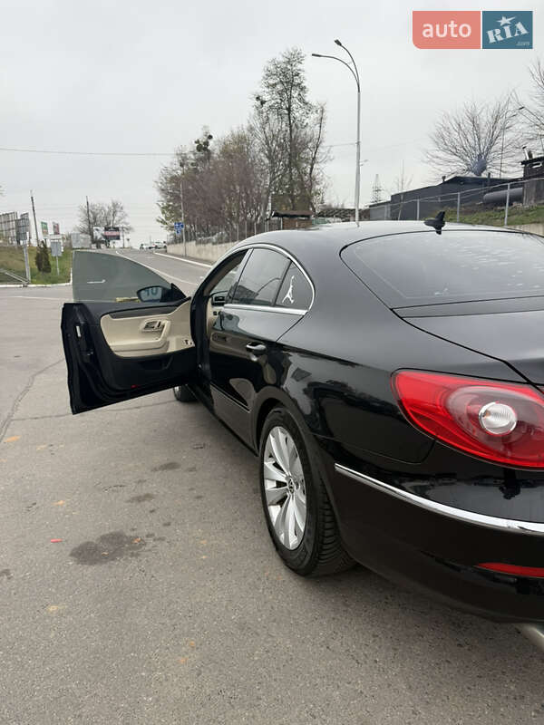 Купе Volkswagen CC / Passat CC 2011 в Киеве