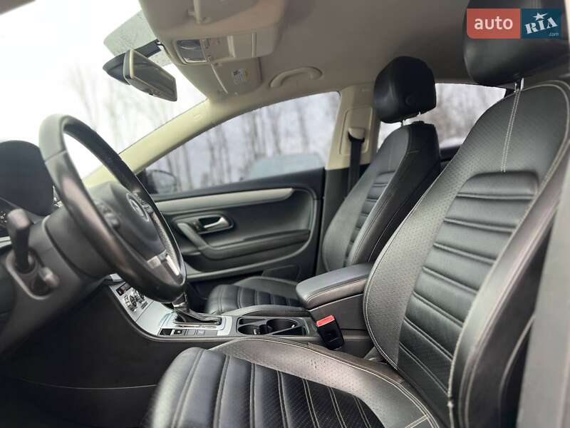 Купе Volkswagen CC / Passat CC 2012 в Стрию