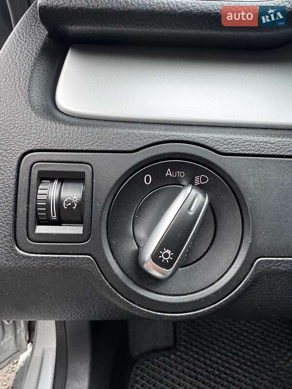 Купе Volkswagen CC / Passat CC 2011 в Києві фото 11 Купе Volkswagen CC / Passat CC 2011 в Києві