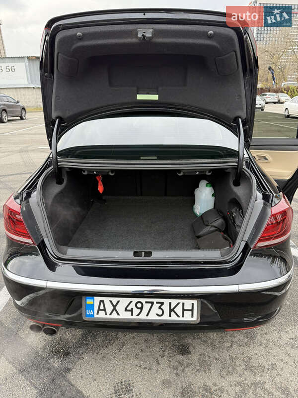 Купе Volkswagen CC / Passat CC 2012 в Киеве