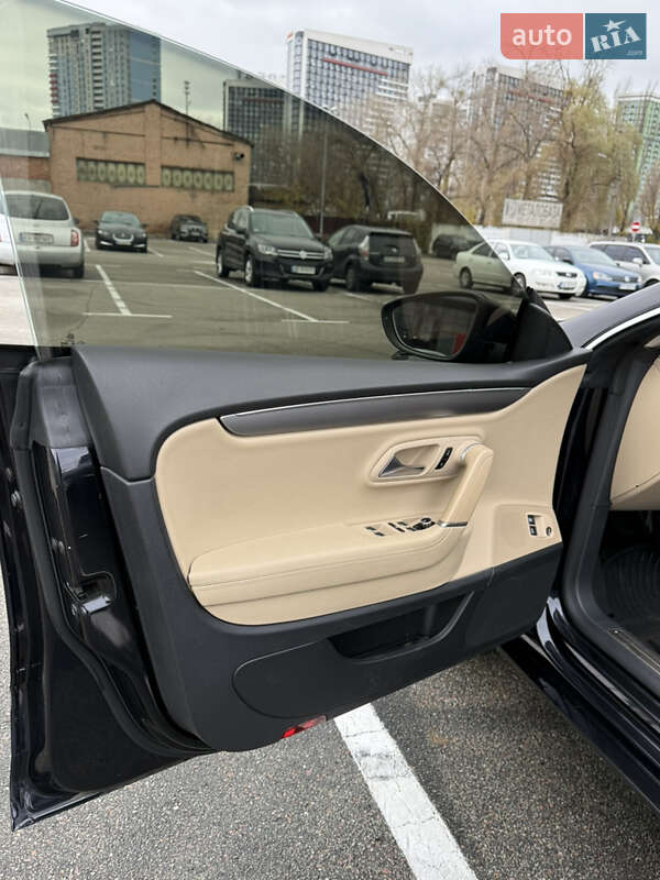 Купе Volkswagen CC / Passat CC 2012 в Киеве