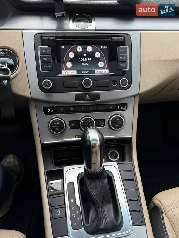 Купе Volkswagen CC / Passat CC 2012 в Киеве