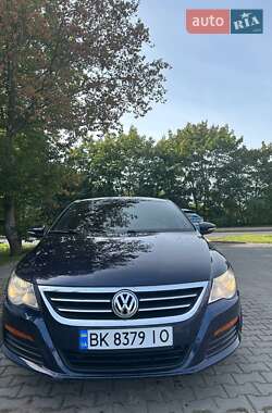 Купе Volkswagen CC / Passat CC 2011 в Радивиліві