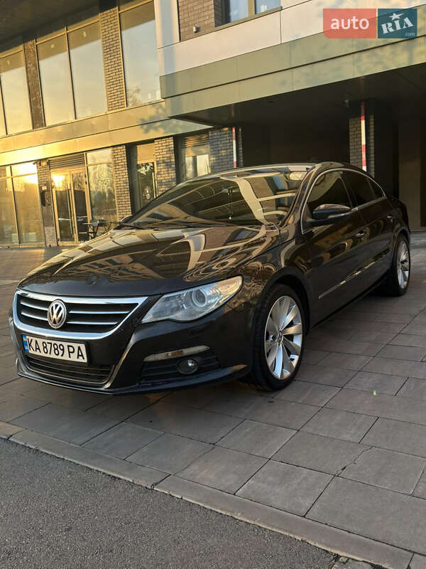 Купе Volkswagen CC / Passat CC 2010 в Києві