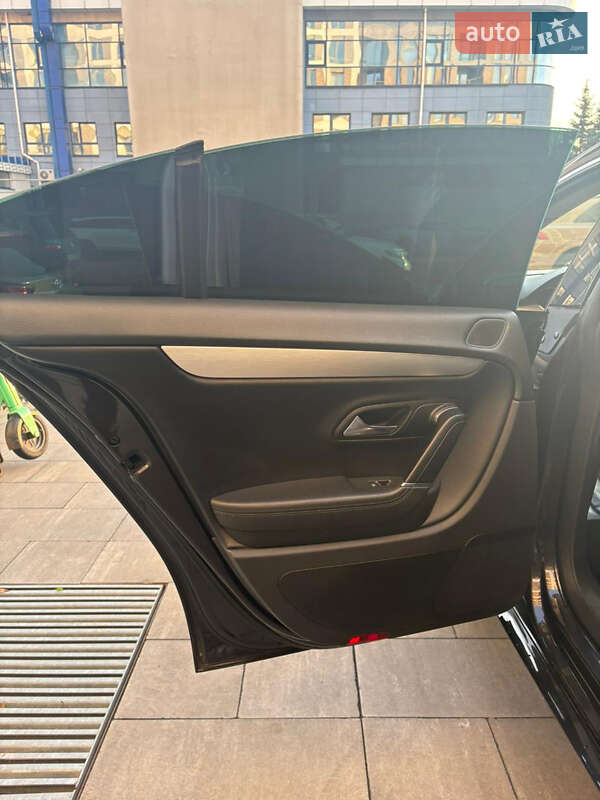 Купе Volkswagen CC / Passat CC 2010 в Києві