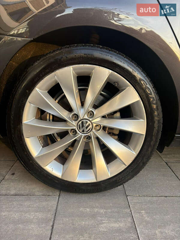 Купе Volkswagen CC / Passat CC 2010 в Києві