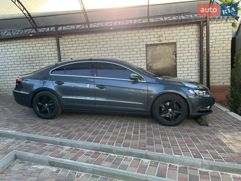 Купе Volkswagen CC / Passat CC 2012 в Магдалинівці