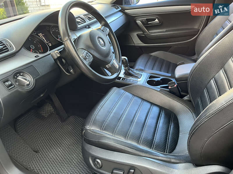 Купе Volkswagen CC / Passat CC 2012 в Магдалинівці
