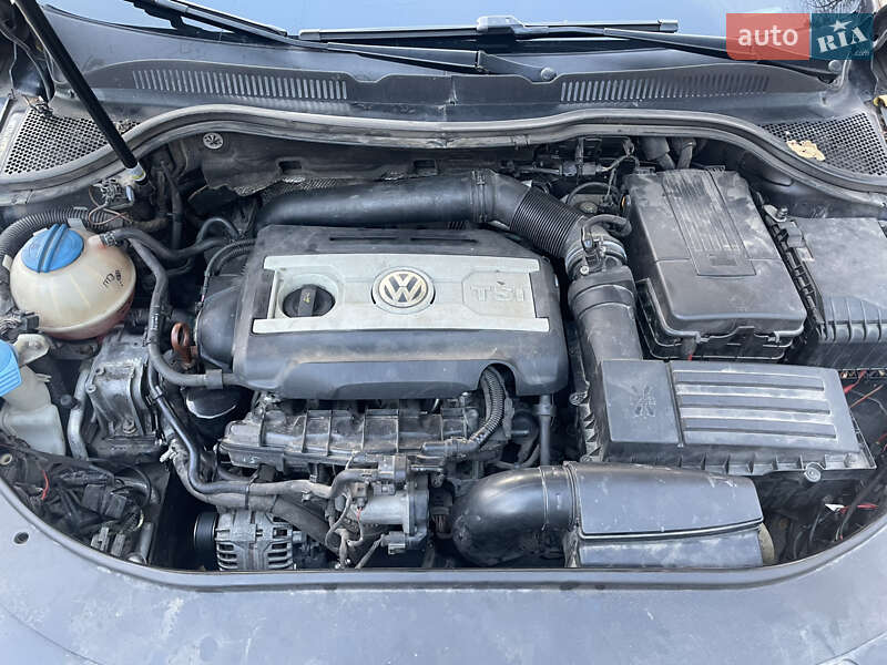 Купе Volkswagen CC / Passat CC 2011 в Полтаві