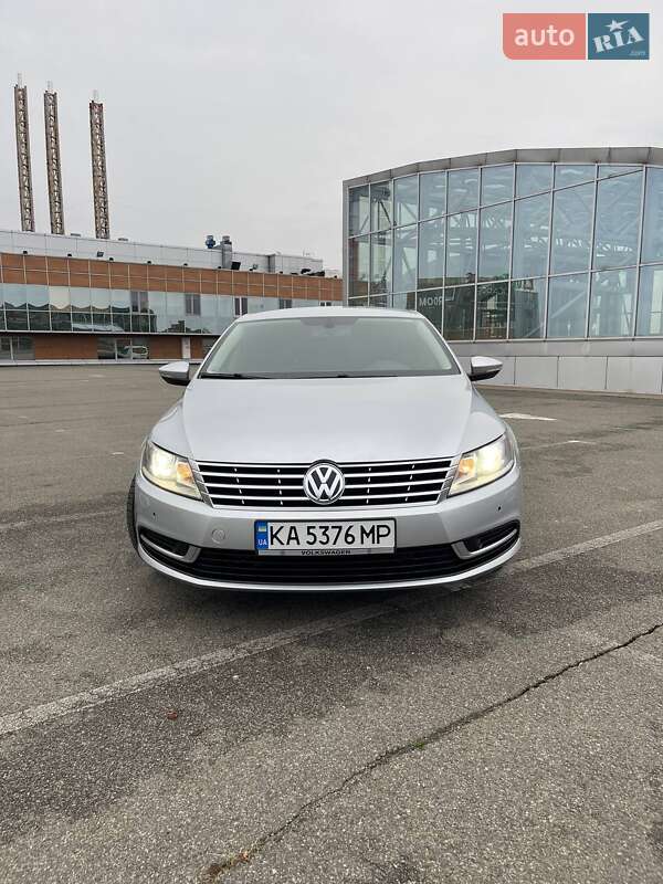 Купе Volkswagen CC / Passat CC 2015 в Києві