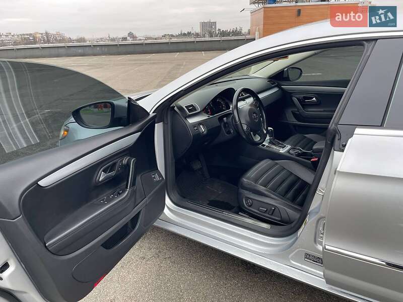 Купе Volkswagen CC / Passat CC 2015 в Києві