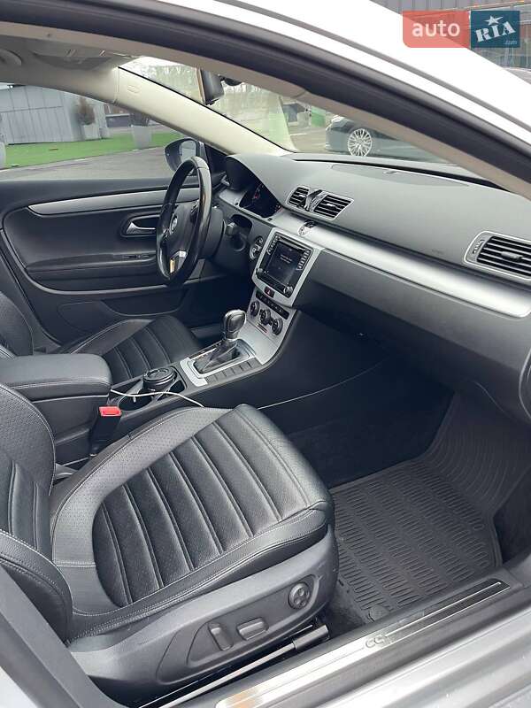 Купе Volkswagen CC / Passat CC 2015 в Києві