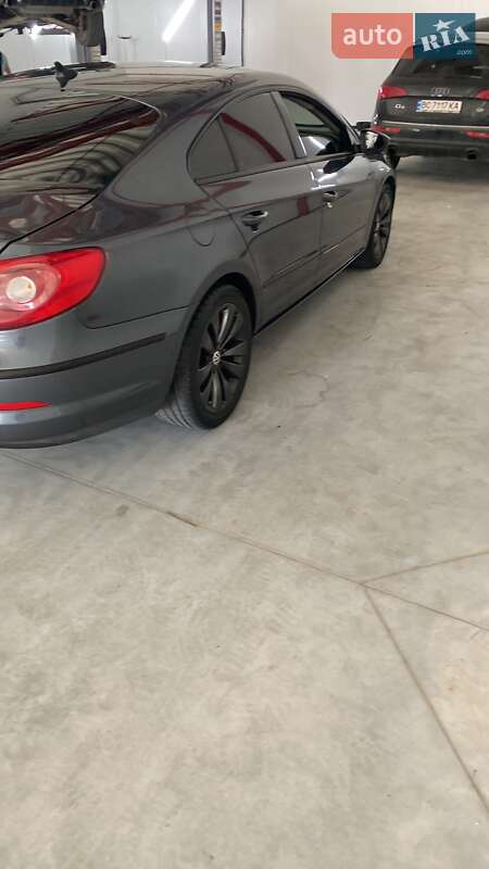Купе Volkswagen CC / Passat CC 2011 в Львове