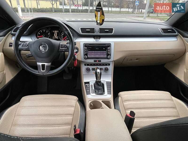 Купе Volkswagen CC / Passat CC 2013 в Кременчуці