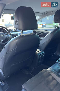 Купе Volkswagen CC / Passat CC 2010 в Львове