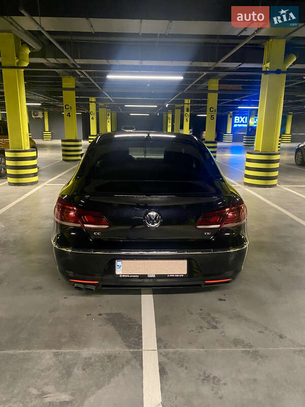 Купе Volkswagen CC / Passat CC 2016 в Киеве