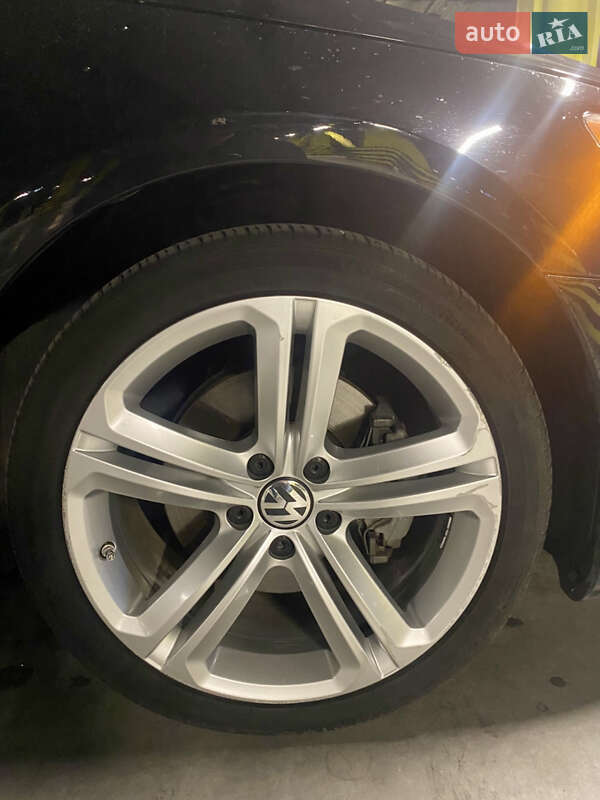 Купе Volkswagen CC / Passat CC 2016 в Киеве