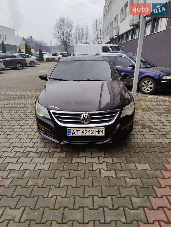 Купе Volkswagen CC / Passat CC 2009 в Чернівцях
