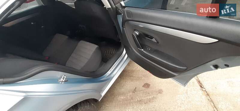 Купе Volkswagen CC / Passat CC 2010 в Чернігові
