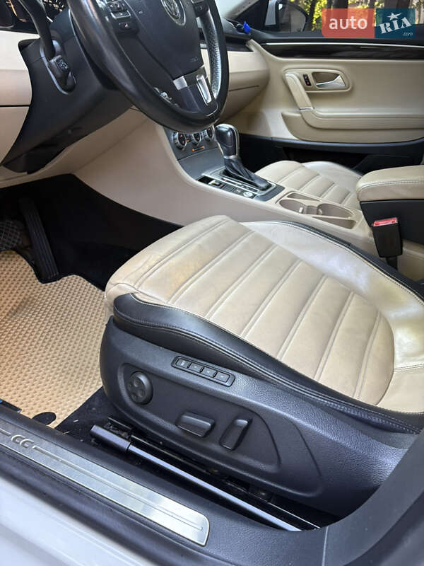 Купе Volkswagen CC / Passat CC 2014 в Києві