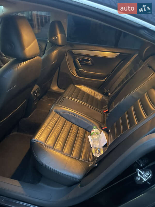 Купе Volkswagen CC / Passat CC 2009 в Києві