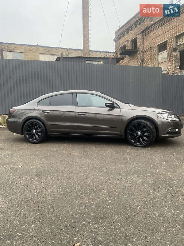 Купе Volkswagen CC / Passat CC 2012 в Киеве