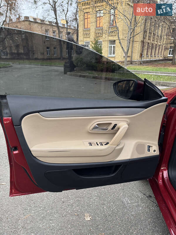 Купе Volkswagen CC / Passat CC 2013 в Києві