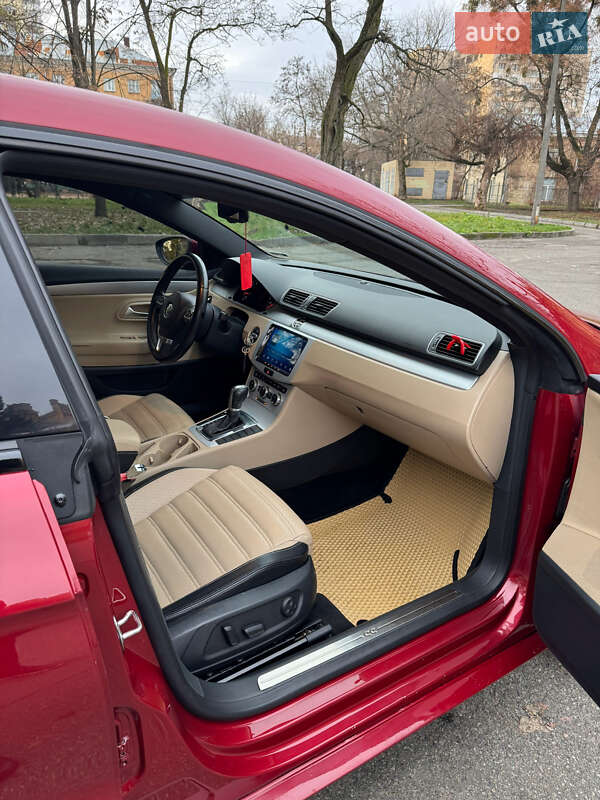 Купе Volkswagen CC / Passat CC 2013 в Києві