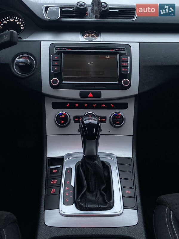 Купе Volkswagen CC / Passat CC 2011 в Хмельницькому