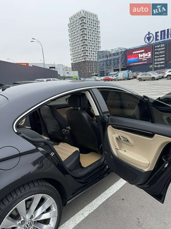 Купе Volkswagen CC / Passat CC 2012 в Києві