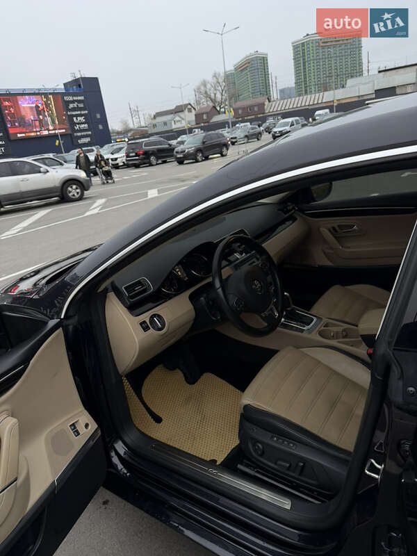 Купе Volkswagen CC / Passat CC 2012 в Києві