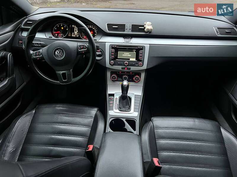 Купе Volkswagen CC / Passat CC 2010 в Киеве