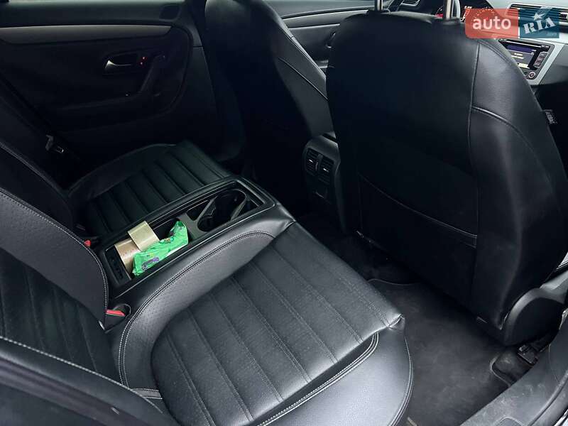 Купе Volkswagen CC / Passat CC 2010 в Киеве