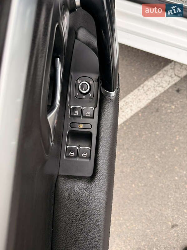 Купе Volkswagen CC / Passat CC 2010 в Киеве