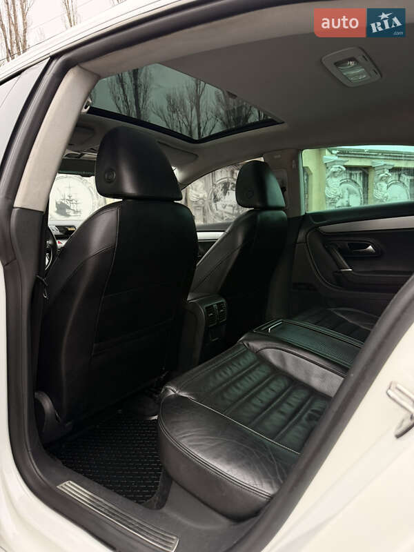 Купе Volkswagen CC / Passat CC 2010 в Киеве