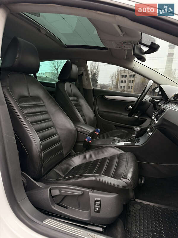 Купе Volkswagen CC / Passat CC 2010 в Киеве