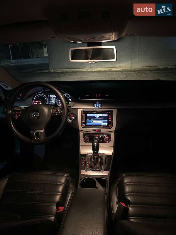 Купе Volkswagen CC / Passat CC 2011 в Львове