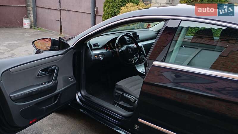 Купе Volkswagen CC / Passat CC 2010 в Виннице