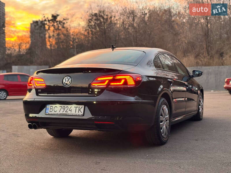 Купе Volkswagen CC / Passat CC 2015 в Києві