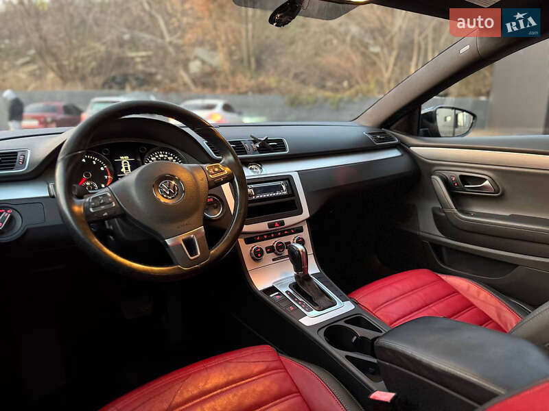 Купе Volkswagen CC / Passat CC 2015 в Києві
