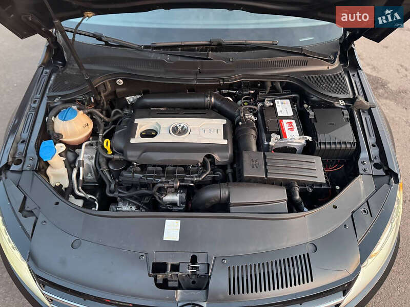 Купе Volkswagen CC / Passat CC 2015 в Києві