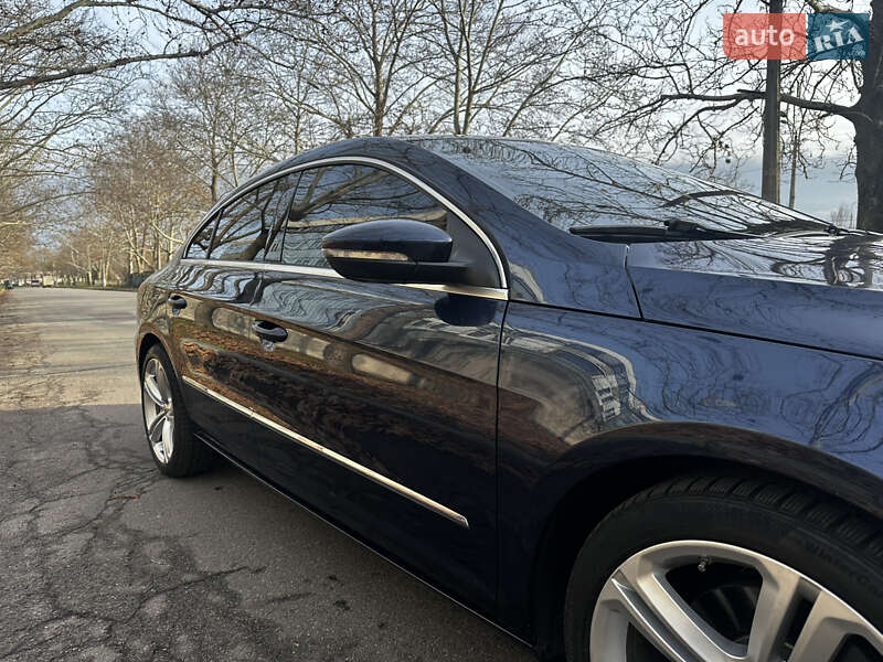 Купе Volkswagen CC / Passat CC 2012 в Николаеве