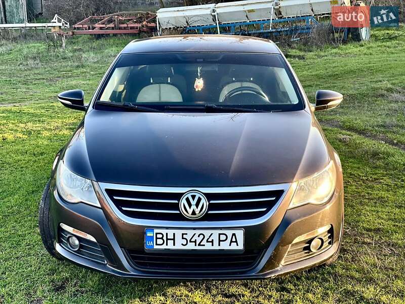 Купе Volkswagen CC / Passat CC 2009 в Болграде