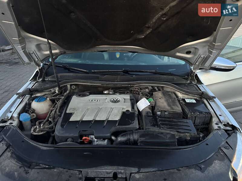 Купе Volkswagen CC / Passat CC 2009 в Львове
