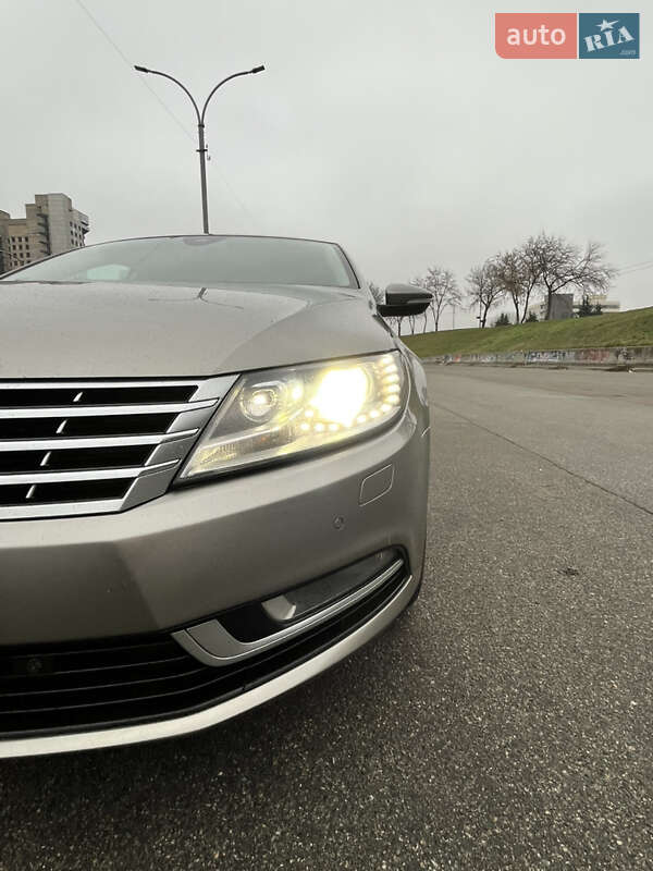 Купе Volkswagen CC / Passat CC 2012 в Києві