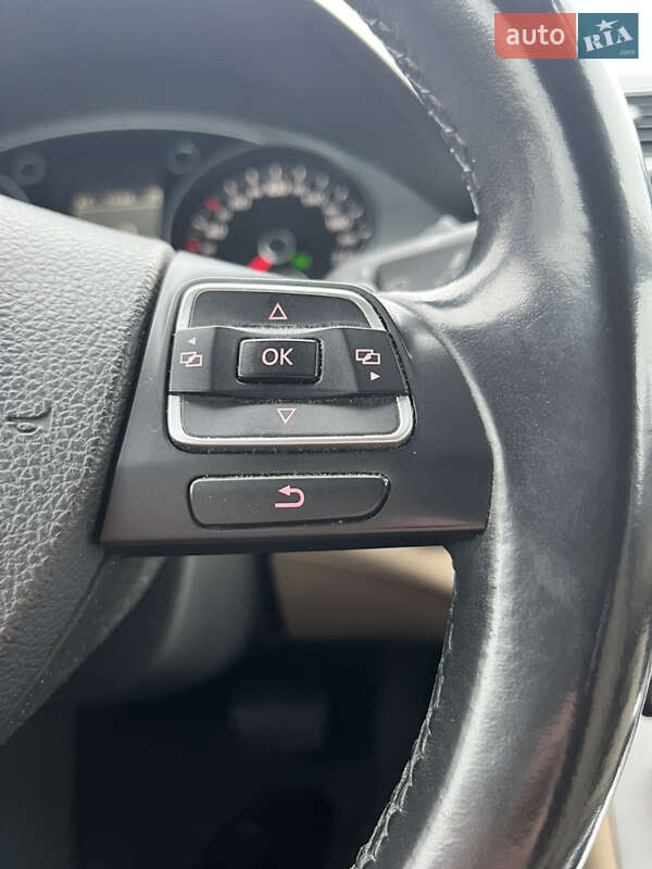 Купе Volkswagen CC / Passat CC 2012 в Києві